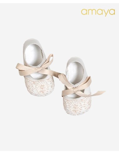 ZAPATO BAUTIZO PIEL NACARADA PUNTILLA